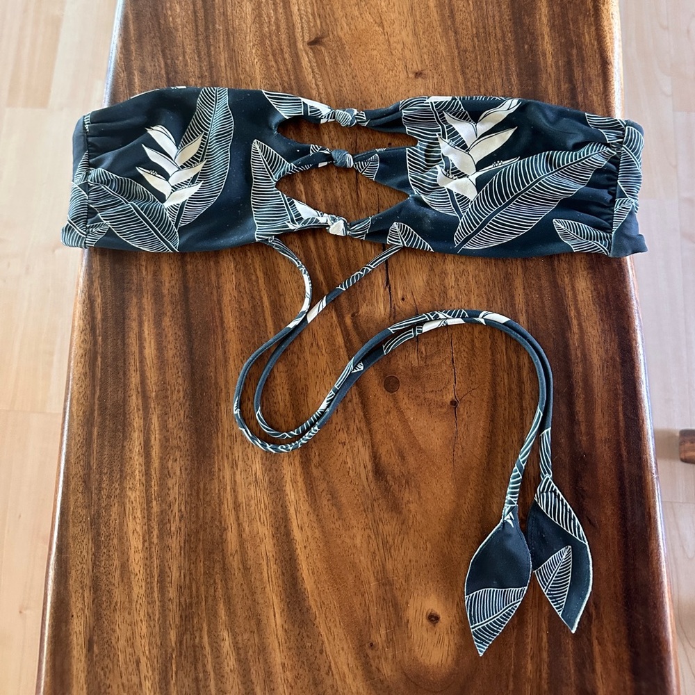 Medium BENOA kaiwi bikini top